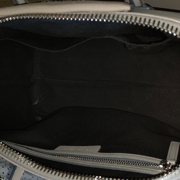 Givenchy Medium Antigona - Picture 9 of 11